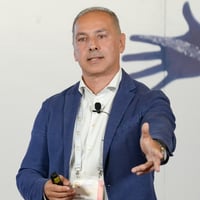 Dino De Luca, quadrata